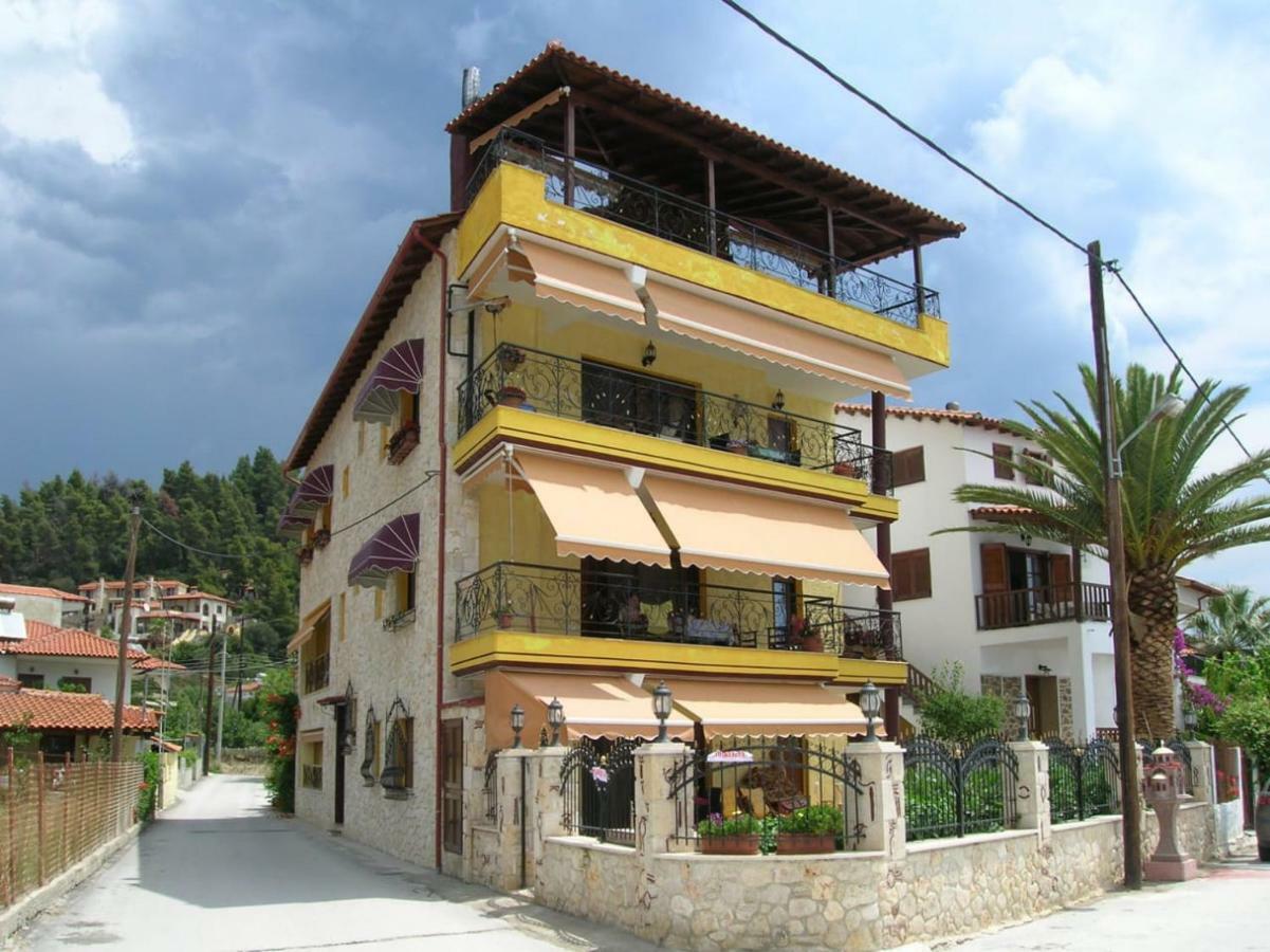 Comfortable Apartment Near The Central Beach Nea Skioni Exterior photo