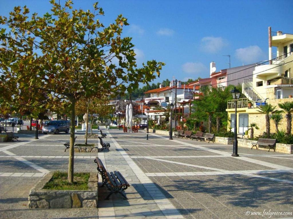 Comfortable Apartment Near The Central Beach Nea Skioni Exterior photo